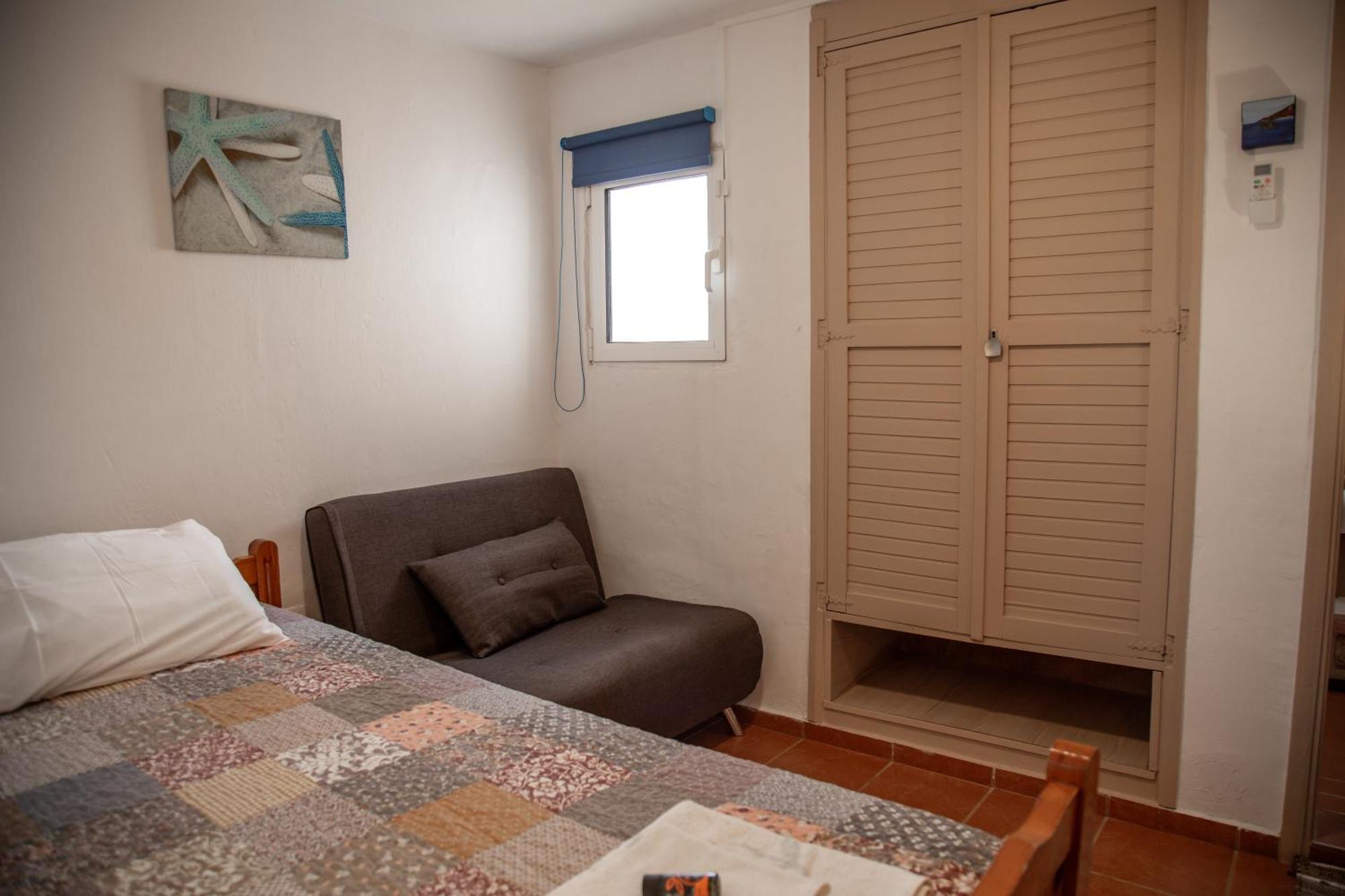 Nefeli Rooms Agia Marina Exterior foto