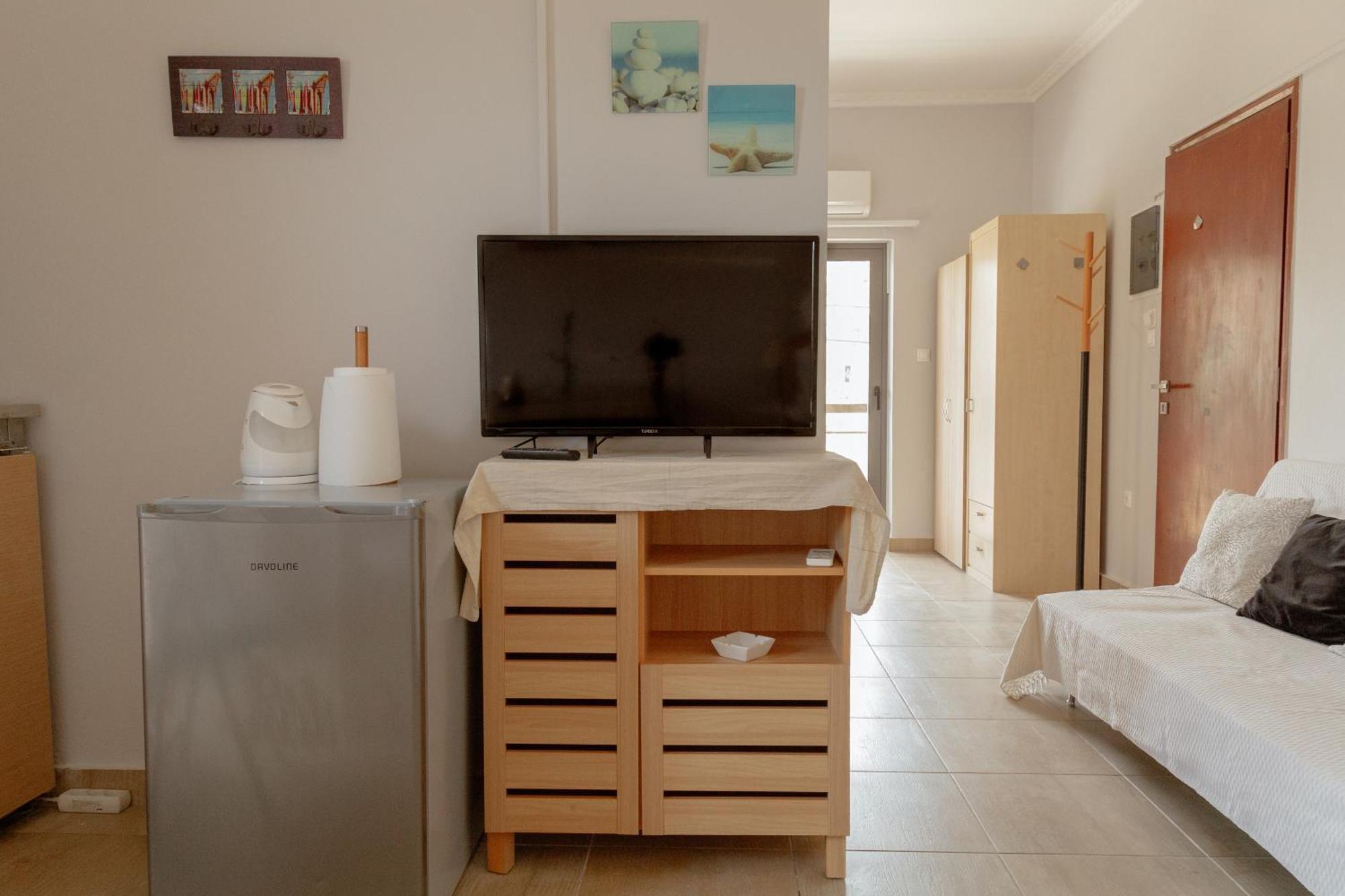 Nefeli Rooms Agia Marina Exterior foto